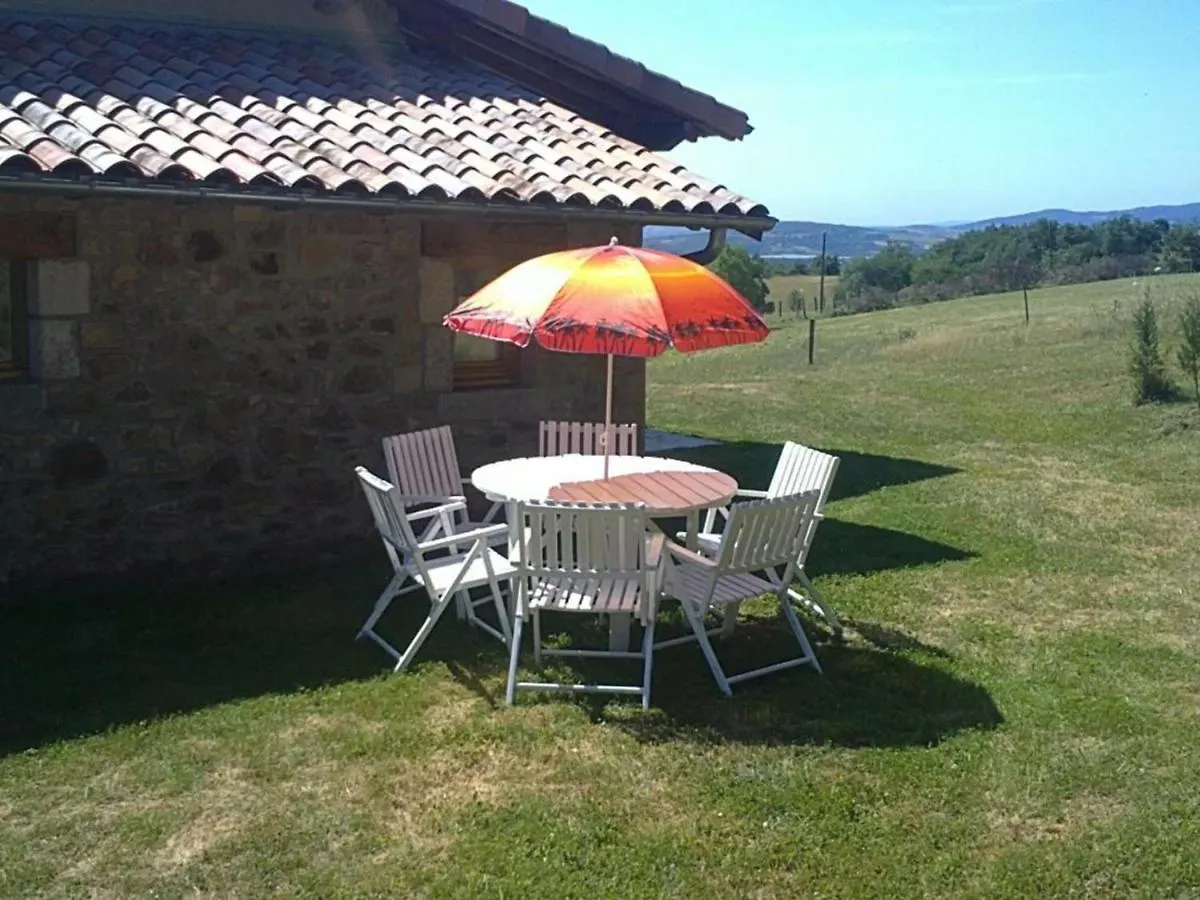Gite Lumineux Avec Terrain Privatif Et Terrasse - Ideal Pour Activites De Plein Air ! - Fr-1-496-145 Chuyer 0*,