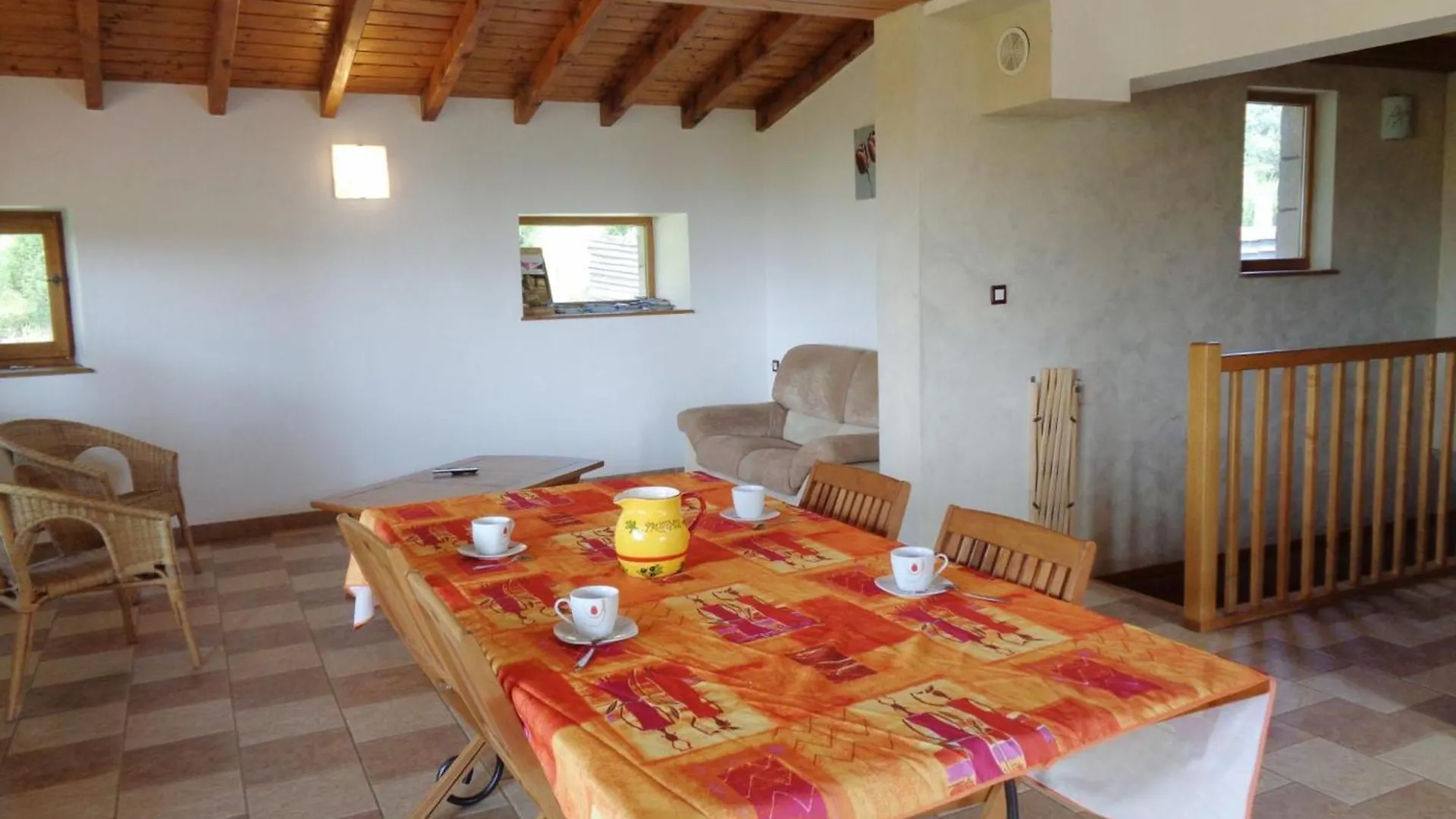 Gite Lumineux Avec Terrain Privatif Et Terrasse - Ideal Pour Activites De Plein Air ! - Fr-1-496-145 Chuyer France